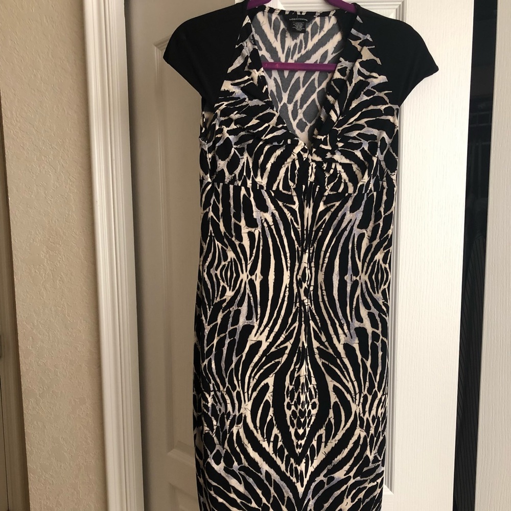 New without tags, mid dress 👗